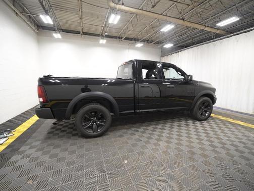 Diamond Black Crystal Pearlcoat 2021 RAM 1500 Classic Warlock Quad Cab 4x4 6'4' Box