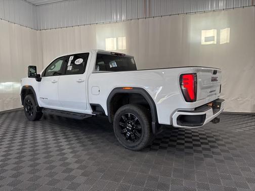2024 GMC Sierra 2500 AT4