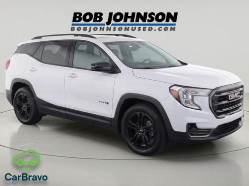 Summit White 2022 GMC Terrain AWD AT4