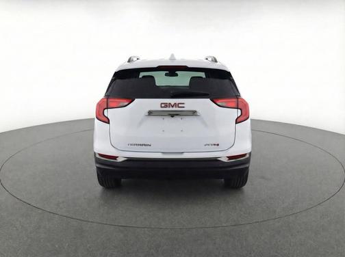 Summit White 2022 GMC Terrain AWD AT4