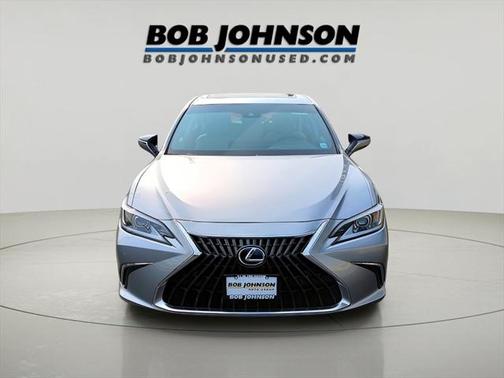 2022 Lexus ES 300h Base