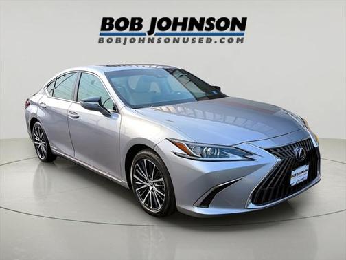 2022 Lexus ES 300h Base