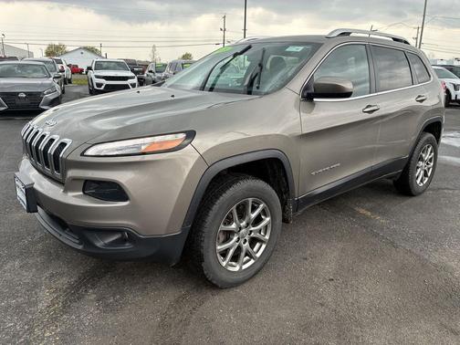 Light Brownstone Pearlcoat 2018 Jeep Cherokee Latitude Plus
