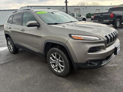 Light Brownstone Pearlcoat 2018 Jeep Cherokee Latitude Plus