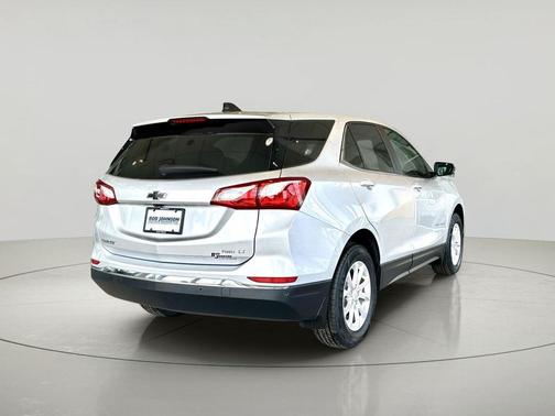 Silver Ice Metallic 2021 Chevrolet Equinox 1LT