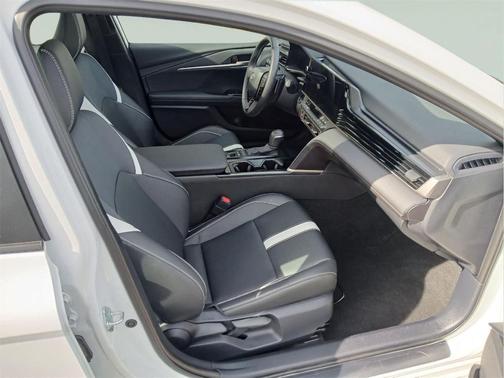 Ice Cap 2025 Toyota Camry SE