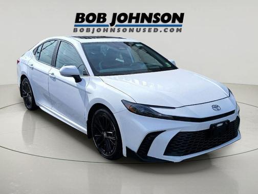 Ice Cap 2025 Toyota Camry SE