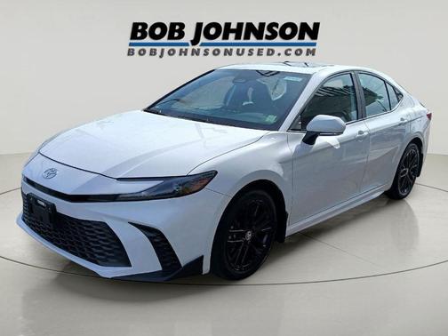 Ice Cap 2025 Toyota Camry SE