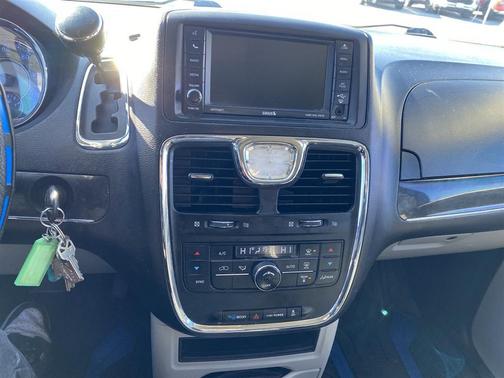 True Blue Pearlcoat 2015 Chrysler Town & Country Touring