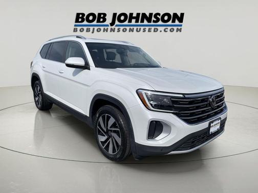 Opal White Pearl 2024 Volkswagen Atlas 2.0T SEL