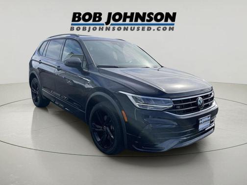 Deep Black Pearl 2024 Volkswagen Tiguan 2.0T SE R-Line Black 4MOTION