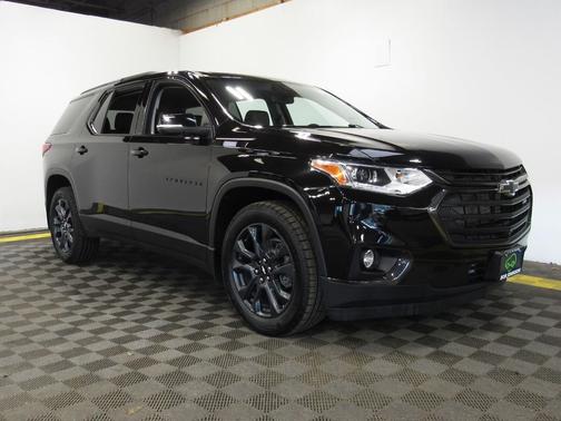 Mosaic Black Metallic 2021 Chevrolet Traverse RS