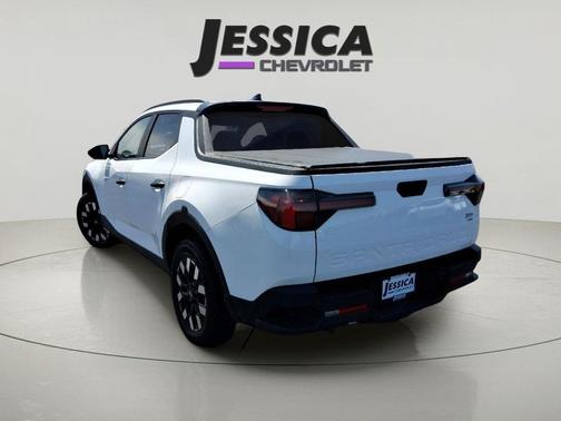 Atlas White 2025 Hyundai SANTA CRUZ SEL