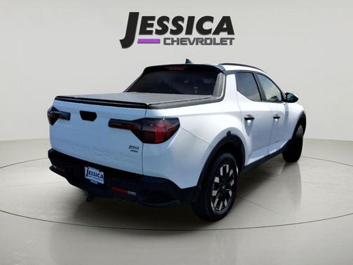 Atlas White 2025 Hyundai SANTA CRUZ SEL