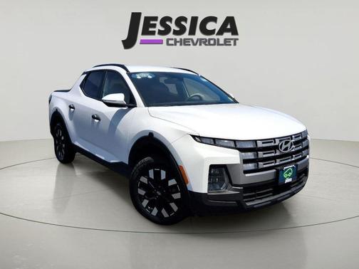 Atlas White 2025 Hyundai SANTA CRUZ SEL