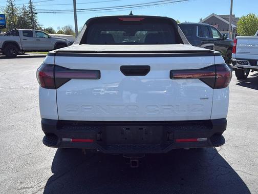 Atlas White 2025 Hyundai SANTA CRUZ SEL