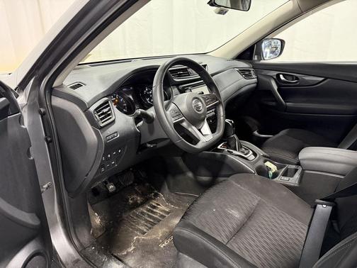 Gun Metallic 2020 Nissan Rogue SV