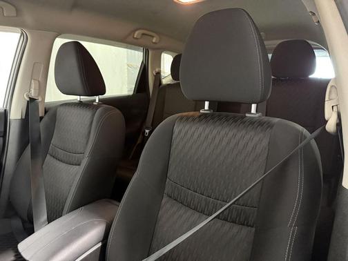 Gun Metallic 2020 Nissan Rogue SV