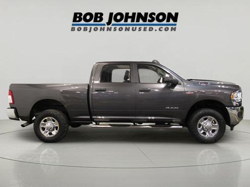 2020 RAM 2500 Tradesman Crew Cab 4X4 6'4' Box