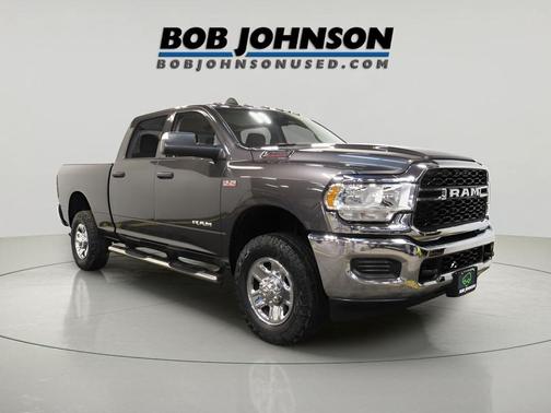 2020 RAM 2500 Tradesman Crew Cab 4X4 6'4' Box