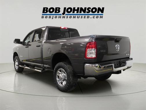 2020 RAM 2500 Tradesman Crew Cab 4X4 6'4' Box