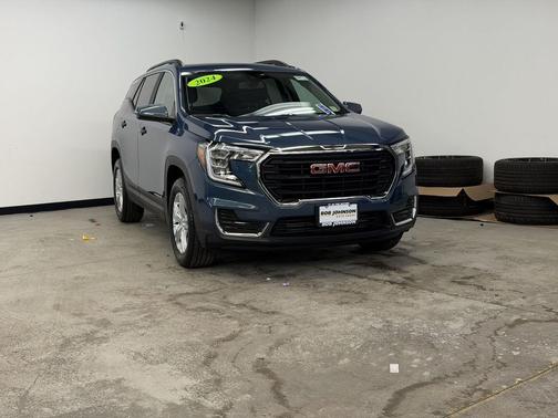 Downpour Metallic 2024 GMC Terrain SLE