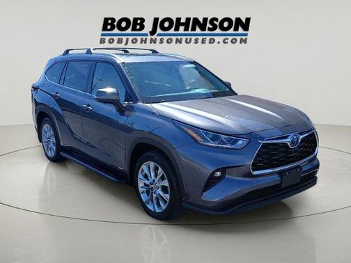 Magnetic Gray Metallic 2024 Toyota Highlander Hybrid Limited