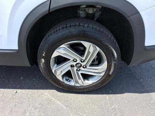Quartz White 2021 Hyundai SANTA FE SE