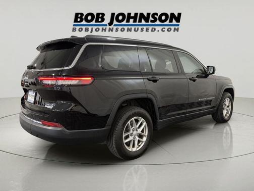 Diamond Black Crystal Pearlcoat 2021 Jeep Grand Cherokee L Laredo
