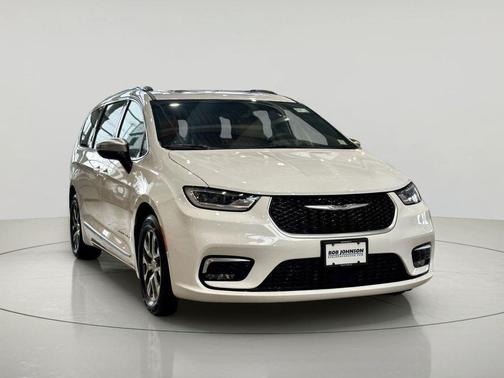 2023 Chrysler Pacifica L