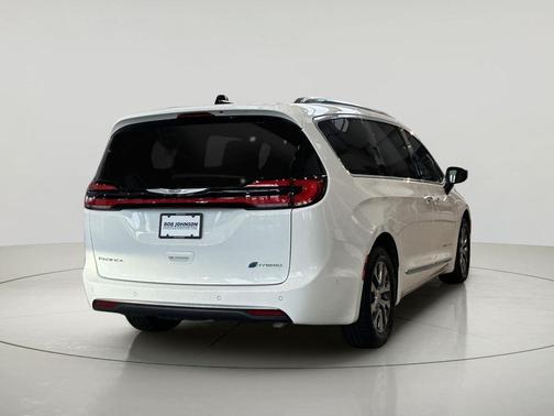 2023 Chrysler Pacifica L