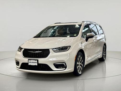 2023 Chrysler Pacifica L