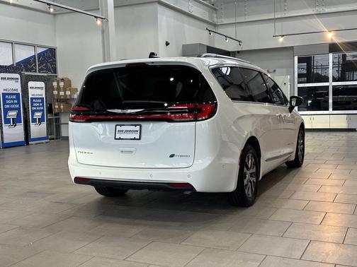 2023 Chrysler Pacifica L