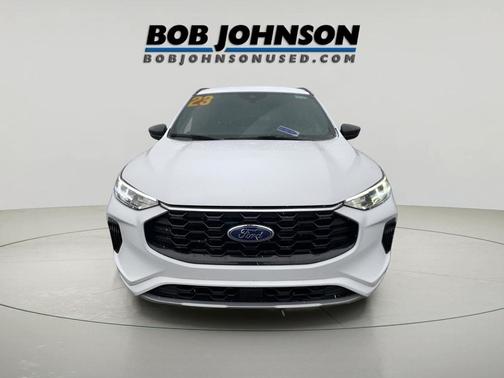 Oxford White 2023 Ford Escape ST-Line