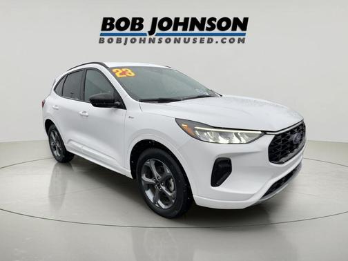 Oxford White 2023 Ford Escape ST-Line