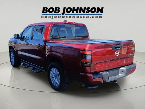 Cardinal Red Tricoat 2022 Nissan Frontier SV