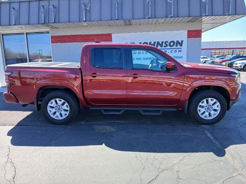 Cardinal Red Tricoat 2022 Nissan Frontier SV