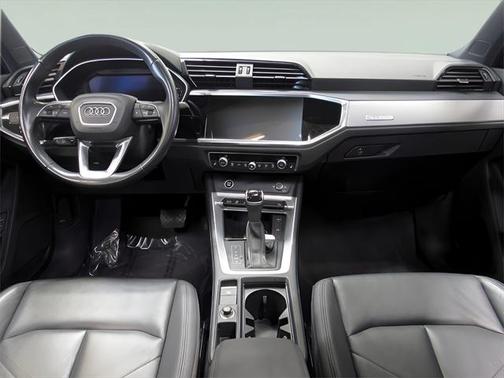2024 Audi Q3 Premium 45 TFSI S line quattro Tiptronic