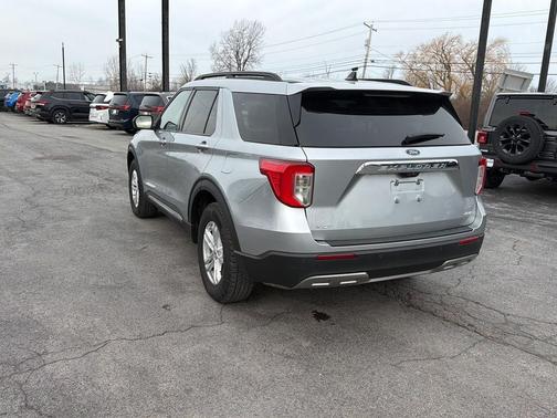 Iconic Silver Metallic 2023 Ford Explorer XLT