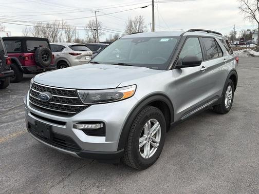 Iconic Silver Metallic 2023 Ford Explorer XLT