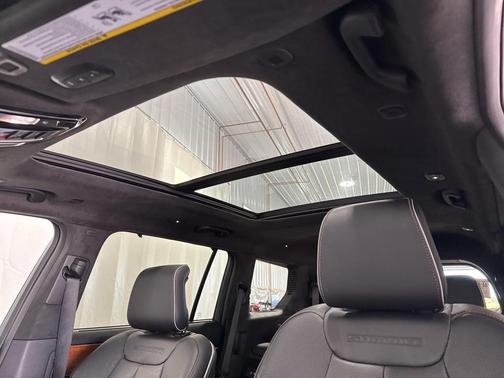 2024 Jeep Grand Cherokee L Summit Reserve