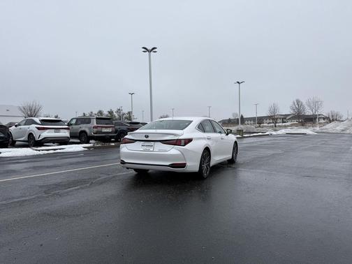 2024 Lexus ES 300h Base