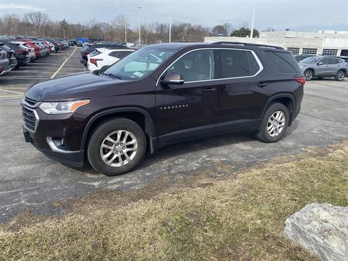 Black Cherry Metallic 2020 Chevrolet Traverse LT Cloth