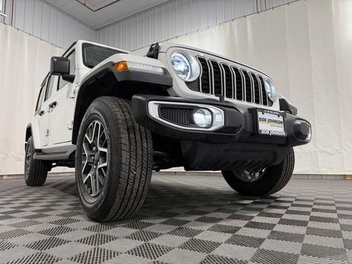 Bright White 2024 Jeep Wrangler 4-Door Sahara