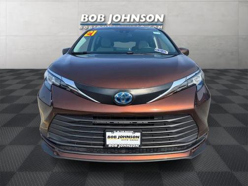 2021 Toyota Sienna LE