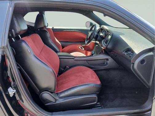 Pitch Black Clearcoat 2018 Dodge Challenger R/T