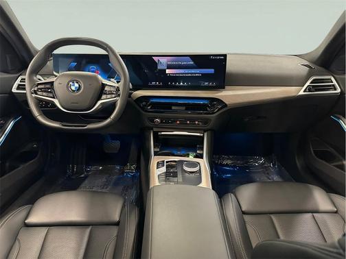 2025 BMW 330 xDrive