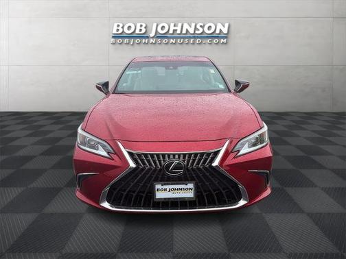 2024 Lexus ES 300h Luxury