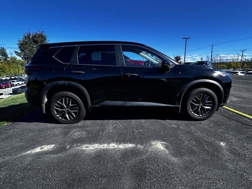 2022 Nissan Rogue S