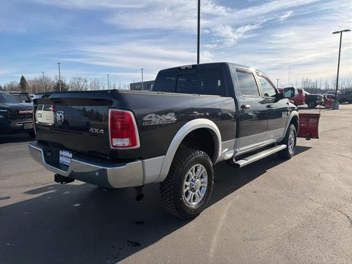 2018 RAM 2500 Laramie Crew Cab 4x4 6'4' Box
